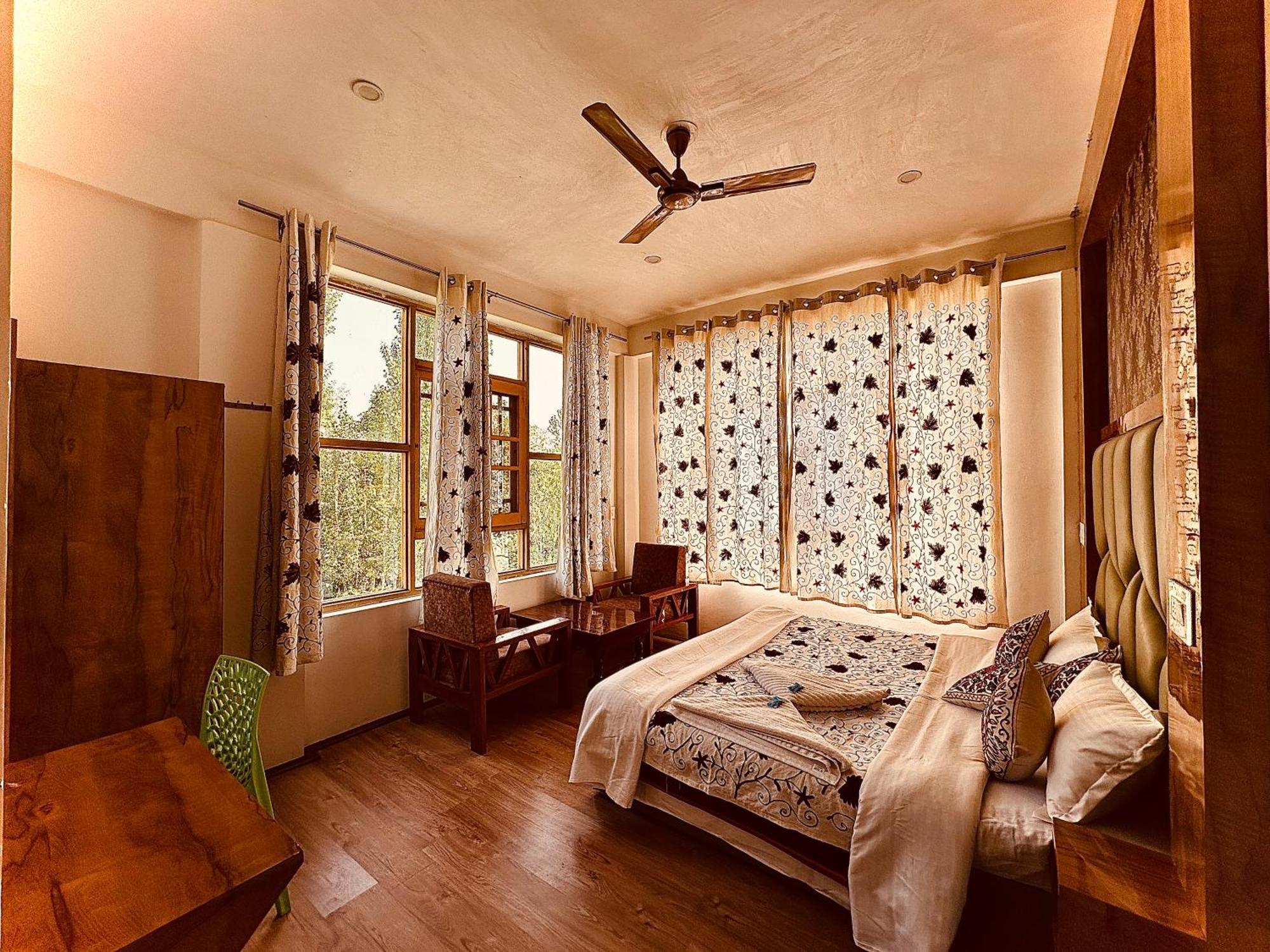 Hotel Gulmarg Residency, Kunzer Gulmarg Exterior foto